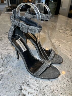 Steve Madden Mischa Rhinestone High Heel Sandals Size 6.5 LIKE NEW